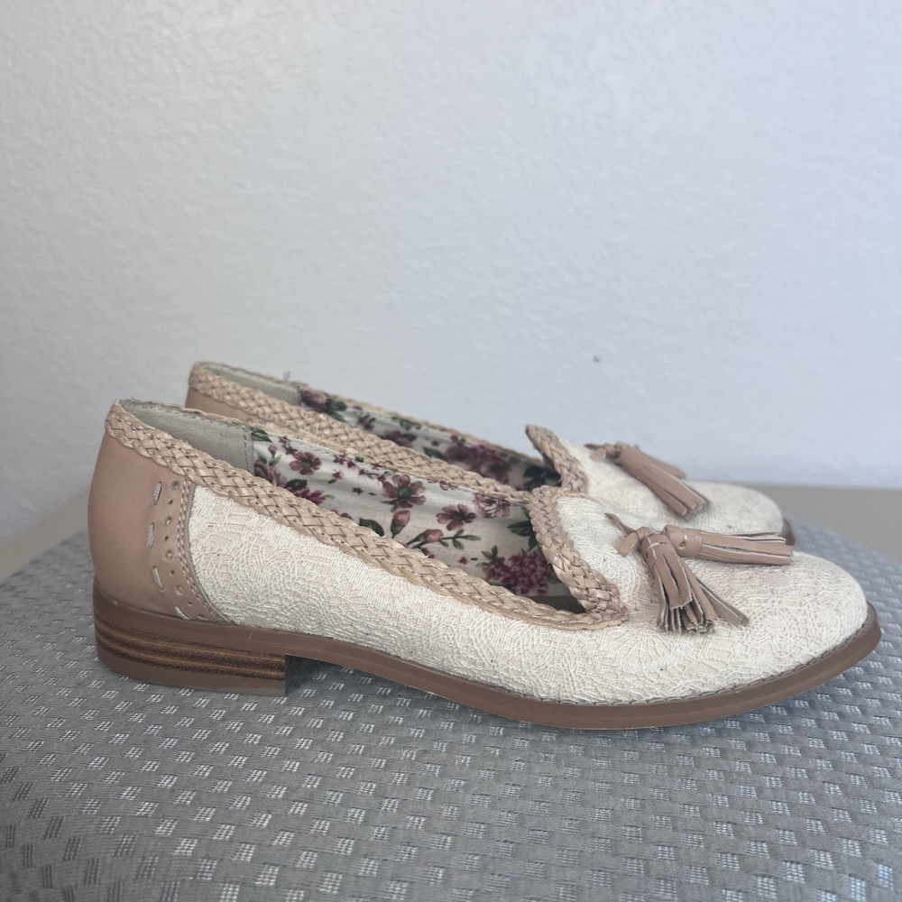 Seychelles Tassel Loafers Womens 6.5 Ivory Lace Texture Boho Cottagecore Shoes